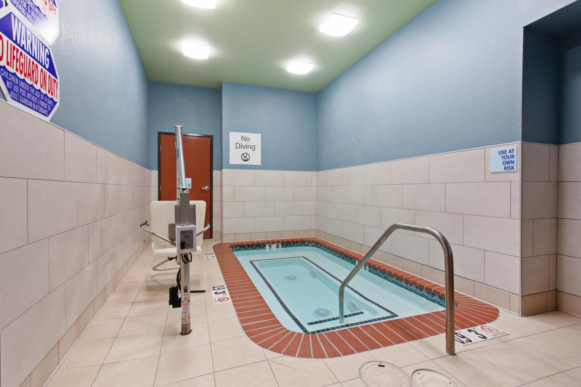 Holiday Inn Express & Suites Oakland - Airport By Ihg Εξωτερικό φωτογραφία