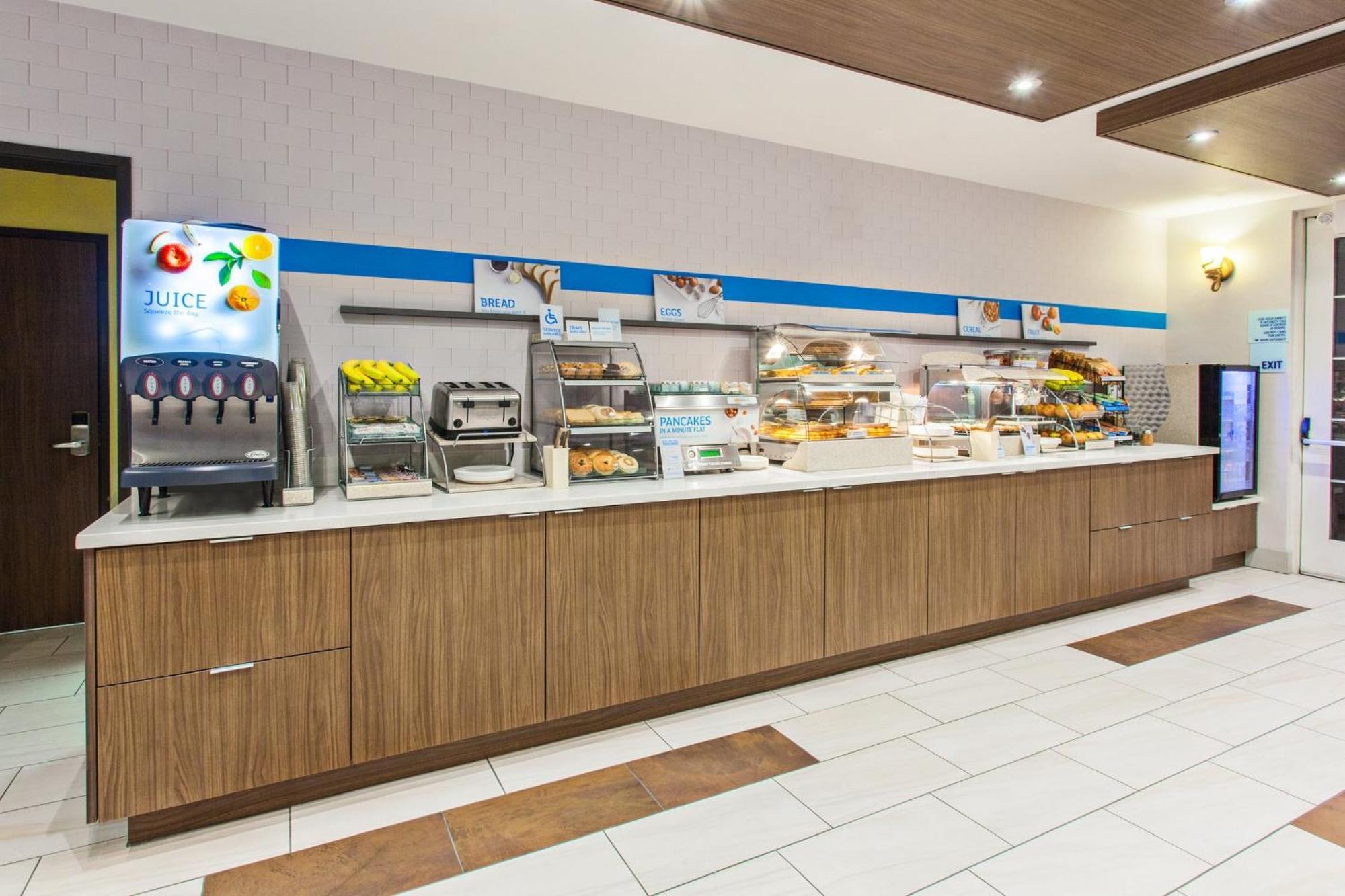 Holiday Inn Express & Suites Oakland - Airport By Ihg Εξωτερικό φωτογραφία