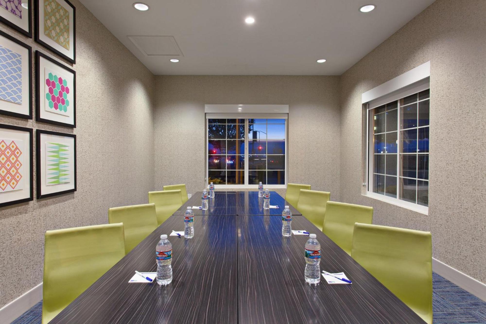 Holiday Inn Express & Suites Oakland - Airport By Ihg Εξωτερικό φωτογραφία