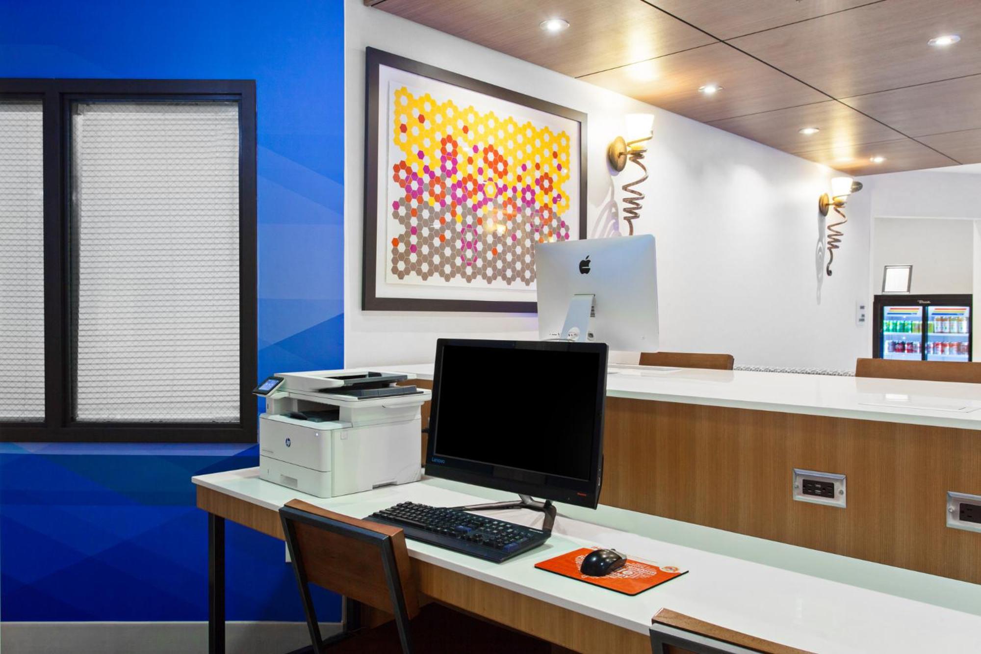 Holiday Inn Express & Suites Oakland - Airport By Ihg Εξωτερικό φωτογραφία