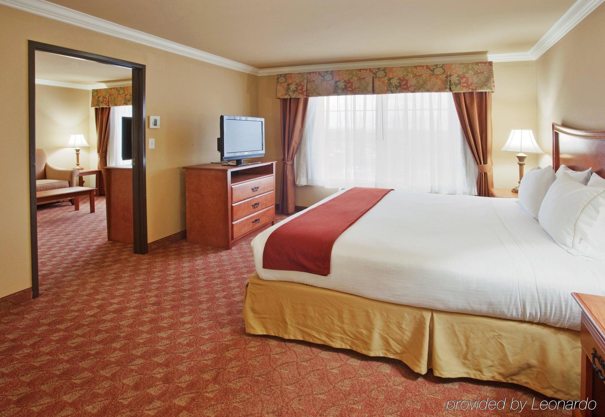Holiday Inn Express & Suites Oakland - Airport By Ihg Δωμάτιο φωτογραφία