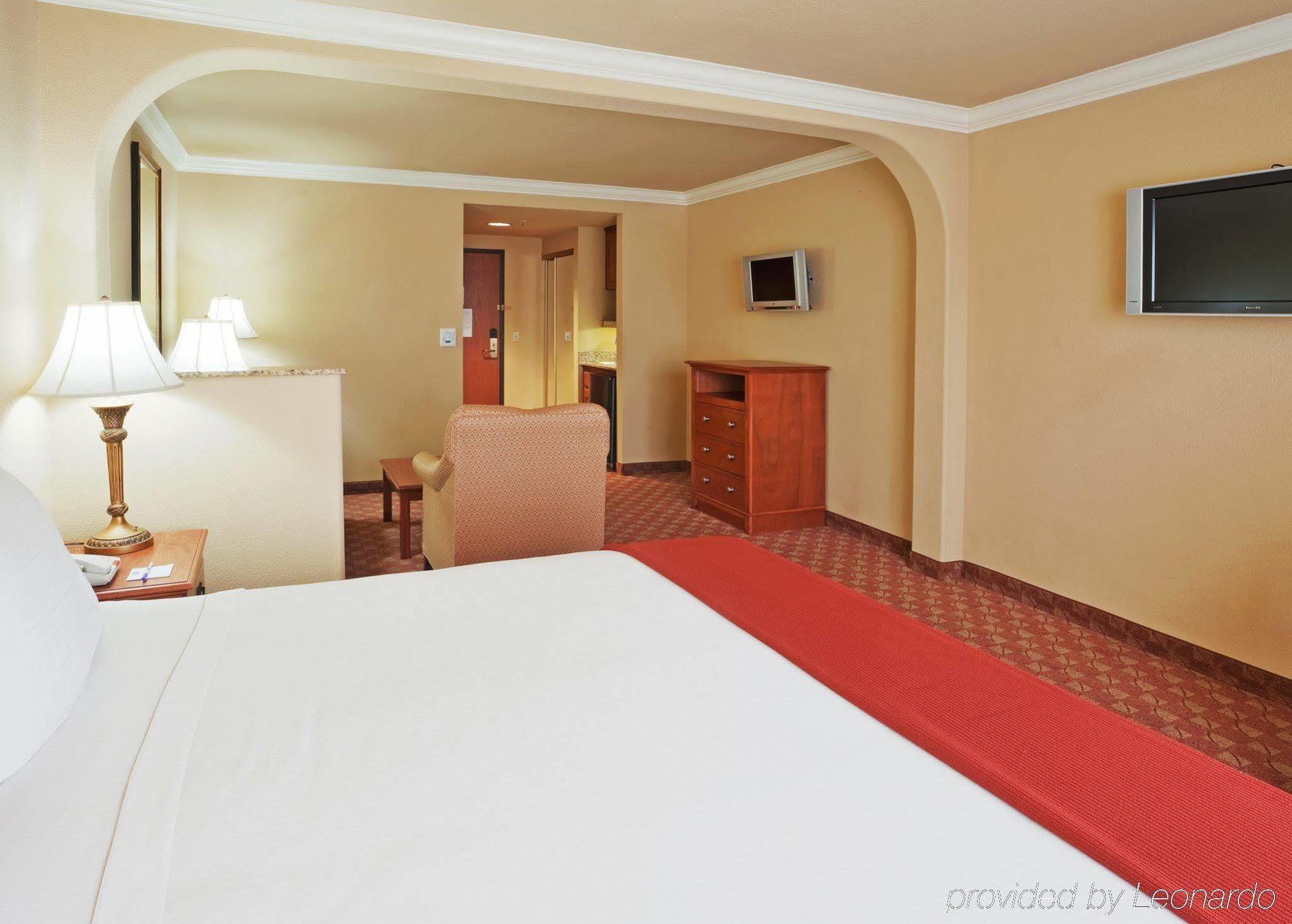 Holiday Inn Express & Suites Oakland - Airport By Ihg Δωμάτιο φωτογραφία